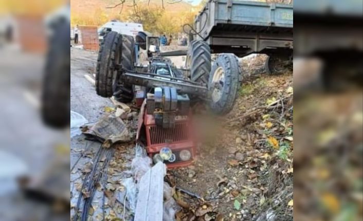 Devrilen traktörün altında kalan genç hayatını kaybetti