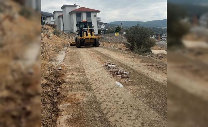 Didim’de sağanak yağıştan sonra zarar gören yollar onarıldı