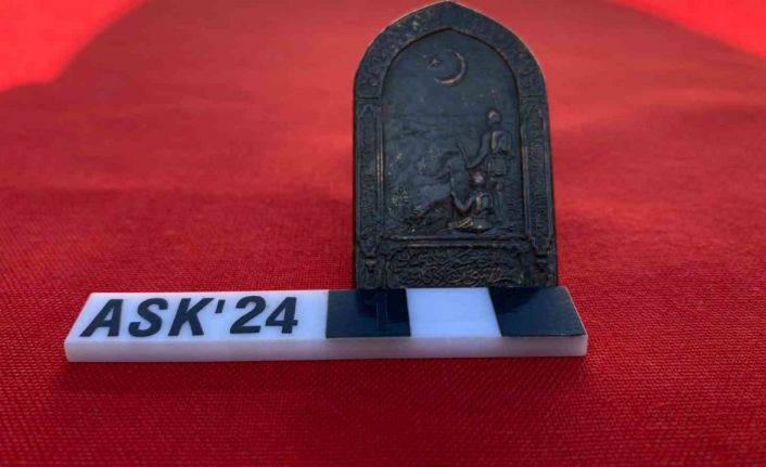 Diyarbakır’da Amida Höyük’teki kazıda “Çanakkale Savaşı” rozeti bulundu