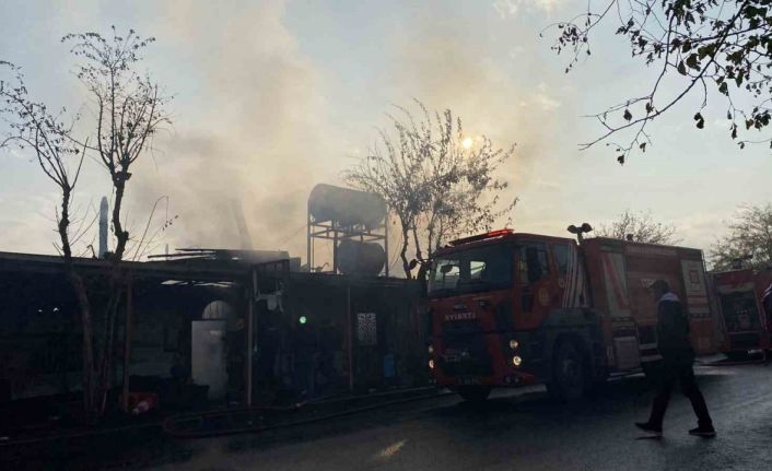 Diyarbakır’da bir kafe alevlere böyle teslim oldu