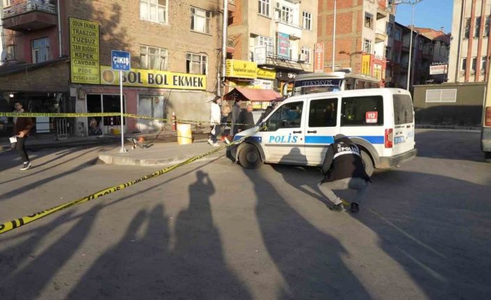 Dolmuş şoförlerinin "yolcu" kavgası kanlı bitti: 1 yaralı