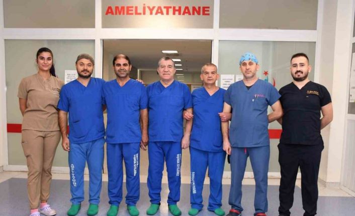 Dünyaca ünlü ortopedi hekiminden Alanya’da 5 başarılı operasyon