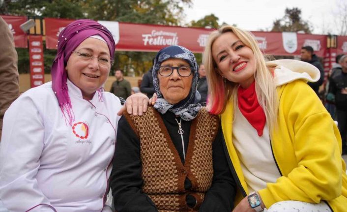 Edirne’de kadınlar en lezzetli yemeği yapmak için yarıştı