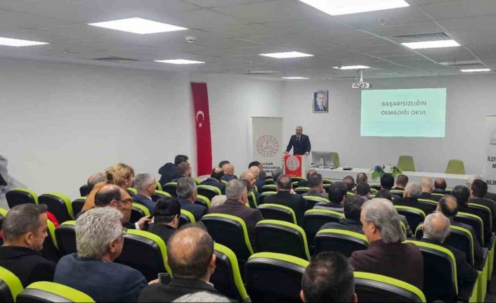 Efeler’de ‘Yöneticiler Okuyor’ projesinin ilk toplantısı yapıldı