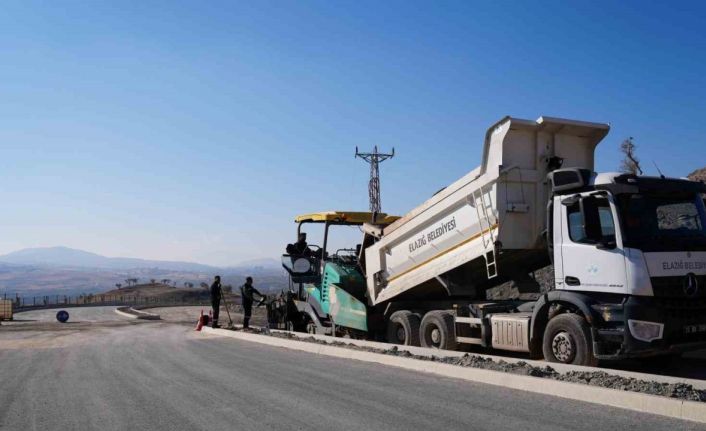 Elazığ Belediyesi, yol genişletme çalışmalarına devam ediyor