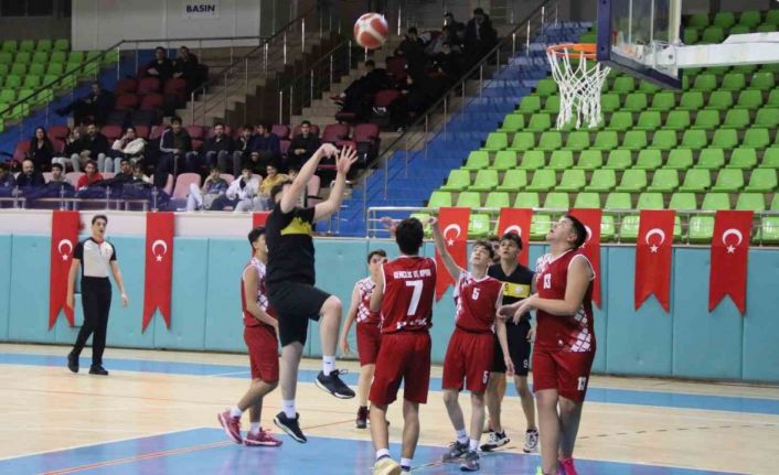 Elazığ’da basketbol U18 yerel lig mücadelesi başladı