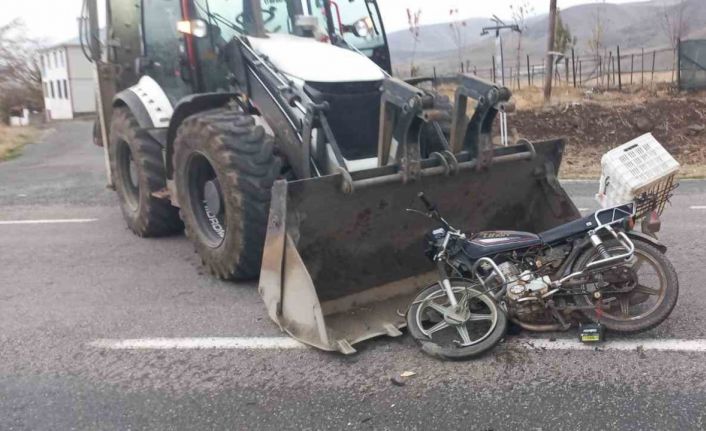 Elazığ’da iş makinesi ile motosiklet çarpıştı: 1 ölü