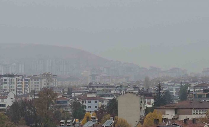 Elazığ’da yüksek kesimlerde sis etkili oldu