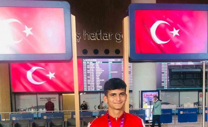 Emirhan Bulut dünya 3’üncüsü oldu