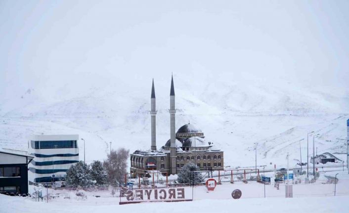 Erciyes’te kar kalınlığı 50 santimi buldu, hazırlıklar hızlandı