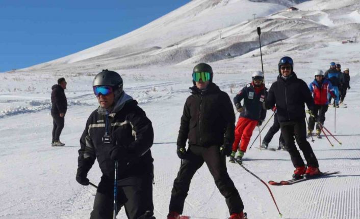 Erciyes’te kayak sezonu başladı