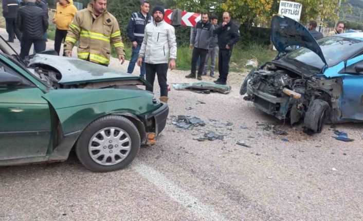 Erdek’te trafik kazası: 2 yaralı