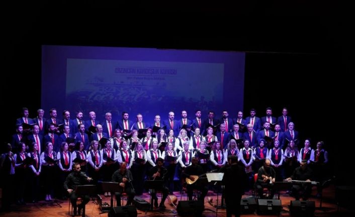 Erzincan Kardeşlik Korosu, ilk il dışı konserini İstanbul’da verdi