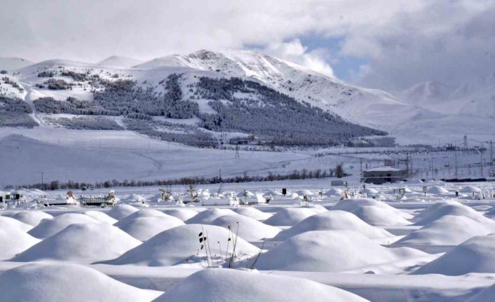 Erzurum’da bin 133 yerleşimin yolu trafiğe kapandı