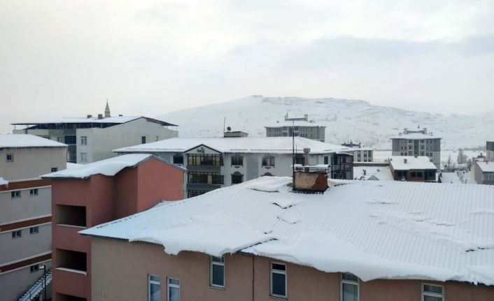 Erzurum’da kış yüzünü göstermeye başladı