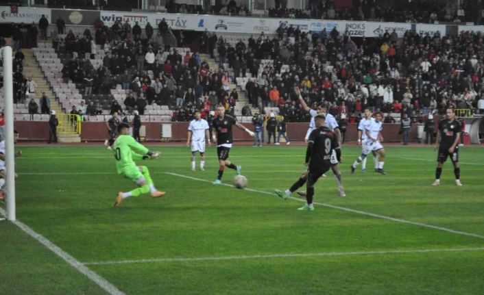 Eskişehirspor galibiyet serisini 4 golle sürdürdü