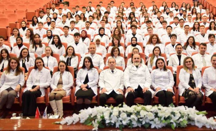 ESOGÜ’lü genç diş hekimi adayları beyaz önlüklerini giydi