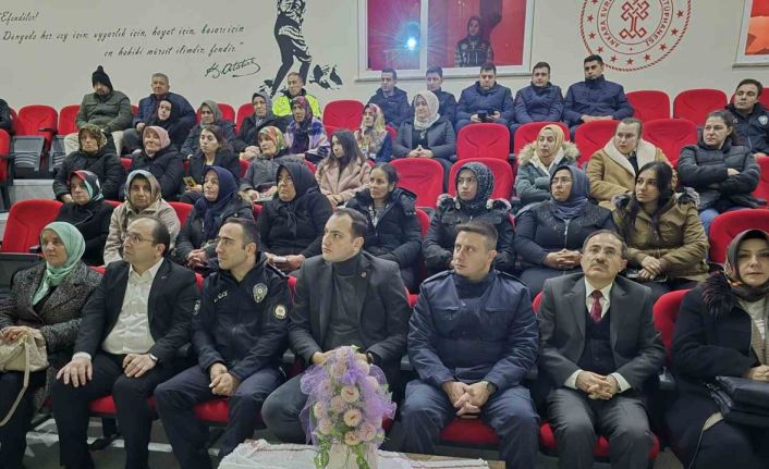 Evren’de ’En İyi Narkotik Polisi Anne’ semineri