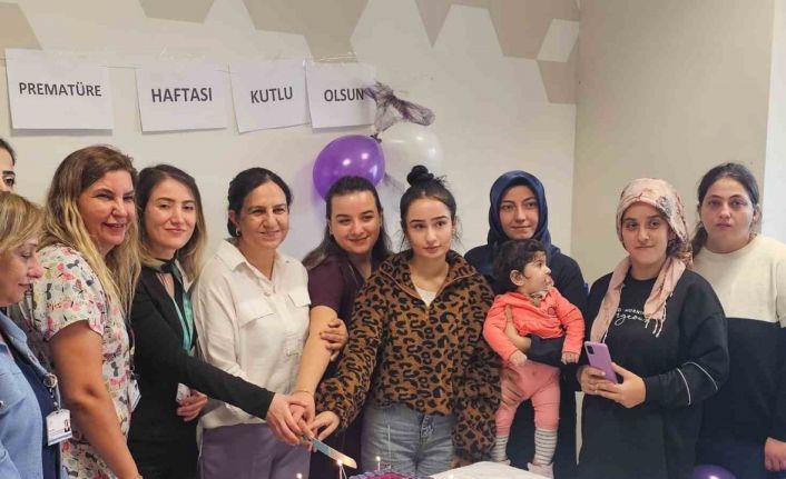 Fethi Sekin Şehir Hastanesinde Dünya Prematüre Günü kutlandı