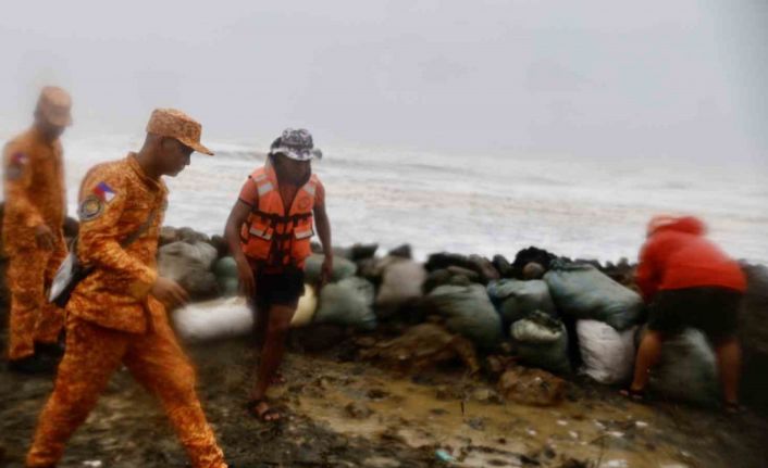 Filipinler’de Yinxing Tayfunu alarmı: 160 bin kişi tahliye edildi