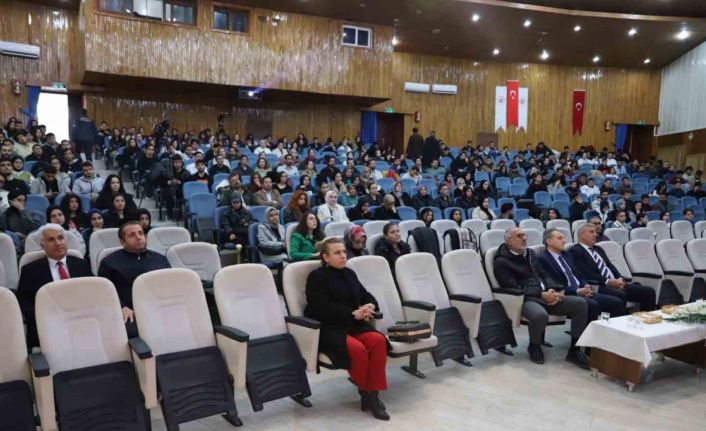 FÜ’de  “Bağımlılık ve Bağımlılıkla Mücadele” paneli düzenlendi