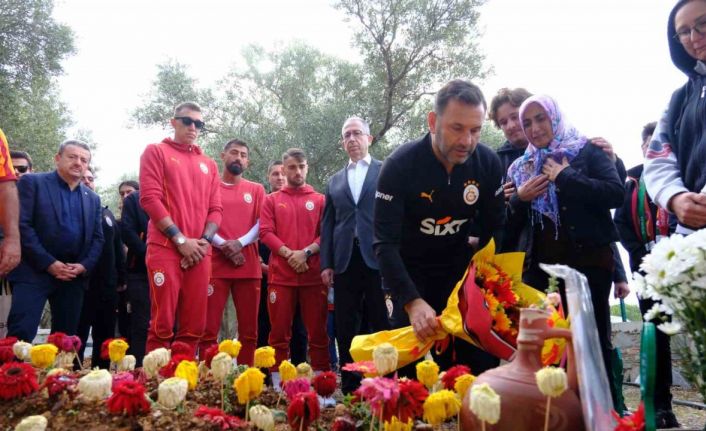 Galatasaray yönetimi ve futbolcular, Yiğit Kurt’un mezarını ziyaret etti