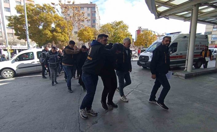 Galericinin öldüğü silahlı kavganın zanlıları adliyeye sevk edildi