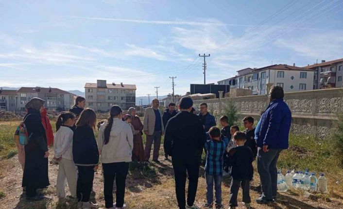 Gediz’de “Bir İyilik, Bir Fidan” etkinliği ile fidanlar toprakla buluştu