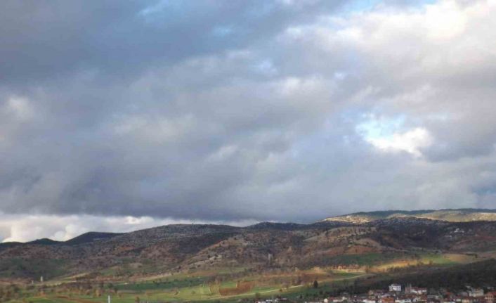 Gediz’de kayıp kadından 3. haftasında da bir iz bulunamadı