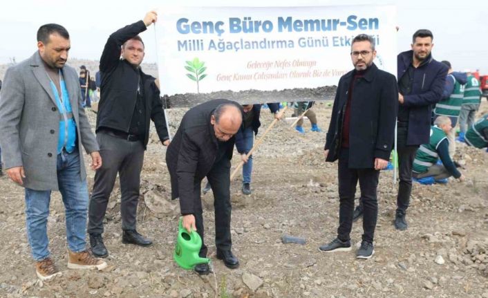 Genç Büro Memur-Sen’den Türkiye Yüzyılı’na fidan desteği