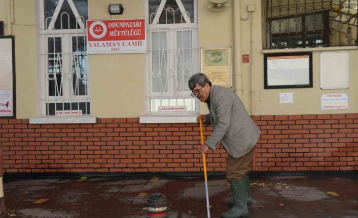 Gerçek zenginliği camide buldu