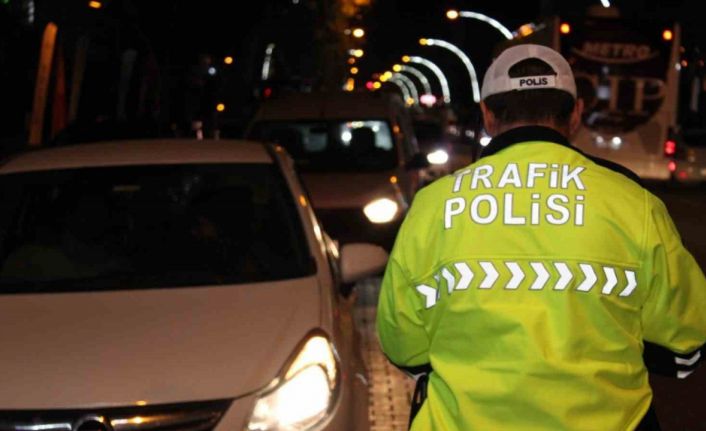 Gönen’de trafik denetimlerinde 351 bin Türk Lirası ceza kesildi