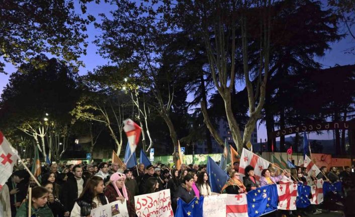 Gürcistan’da muhalefet partilerinden protesto yürüyüşü: “Yeniden seçim istiyoruz”