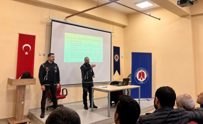 Hakkari polisinden özel güvenlik görevlilerine eğitim