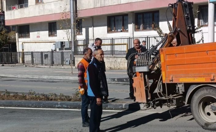 Hakkari’de şehir içi trafik levhaları takıldı