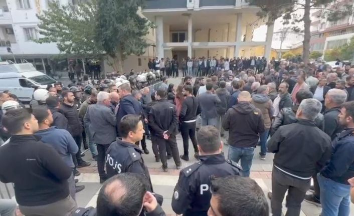 Halfeti’de polise taş atan 8 şüpheli yakalandı