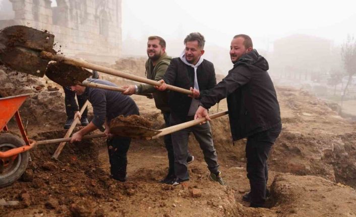 Hep fotoğrafını çektiler, bu sefer kazıya girdiler