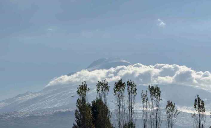 Iğdır ovasını çevreleyen dağlar yeniden beyaza büründü