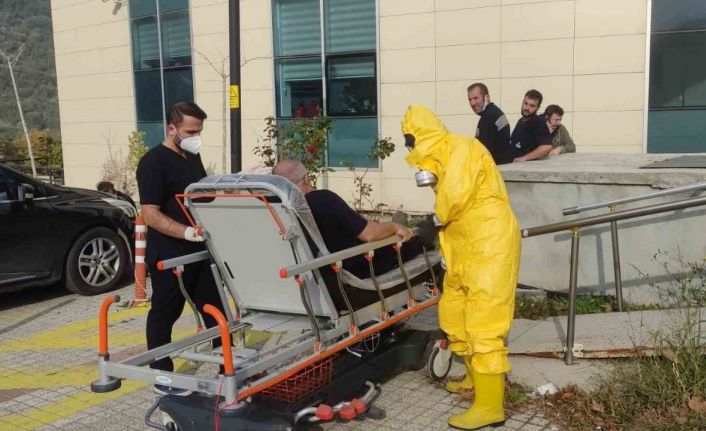 İplik fabrikasında zehirli gazdan etkilenen işçiler hastaneye kaldırıldı