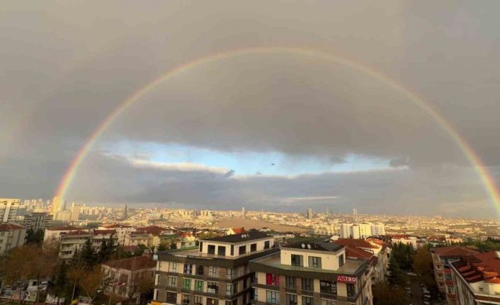 İstanbul semalarında oluşan gökkuşağı mest etti