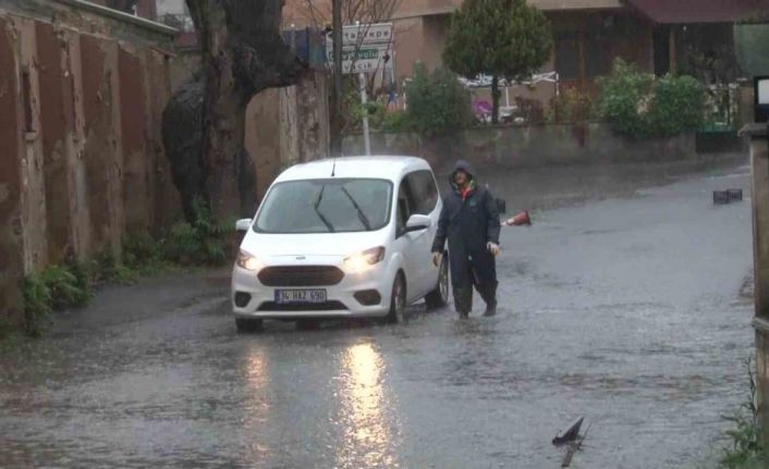 İstanbul’u şiddetli yağış ve fırtına esir aldı