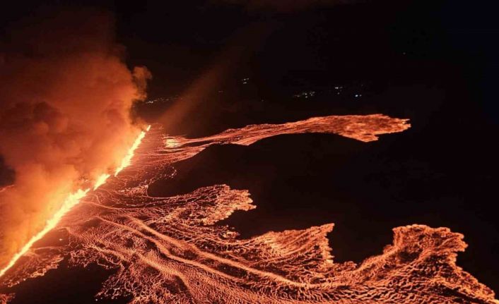 İzlanda’nın Reykjanes Yarımadası’ndaki yanardağ 7. kez patladı