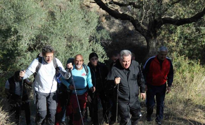 İzmir Valisi Elban Efeler Yolu’nda yürüdü