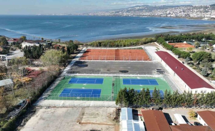 İzmit Tenis Merkezinde sona doğru