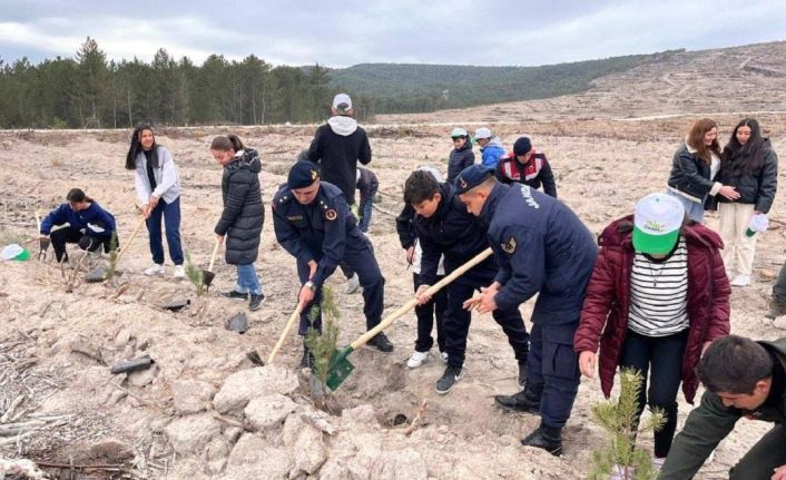 Jandarma ekipleri fidan dikme etkinliğine katıldı