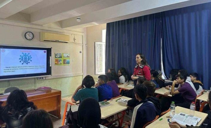 Jandarmadan öğrencilere ’siber farkındalık’ eğitimi