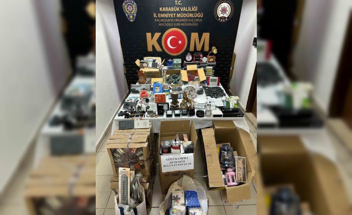 Kaçakçılık operasyonunda çok sayıda casus kamera ele geçirildi