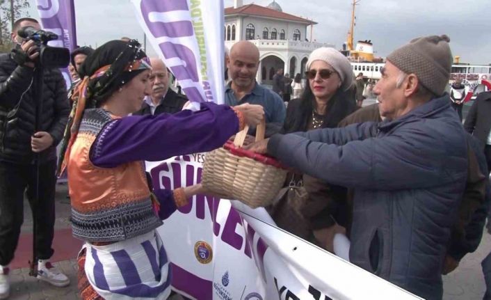 Kadıköy’de Ordu Günleri tanıtımında tonlarca fındık dağıtıldı