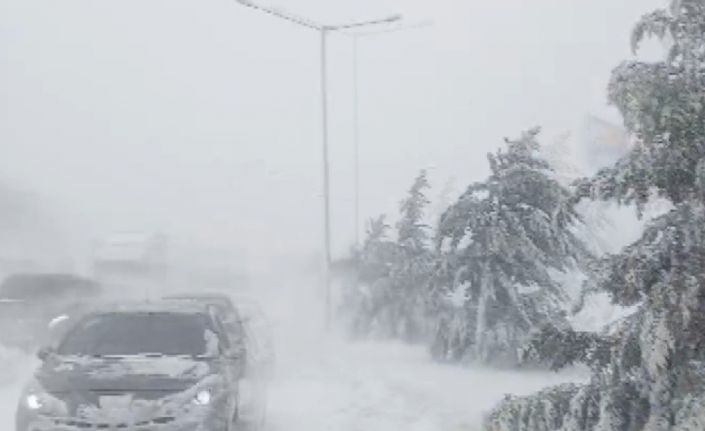 Kahramanmaraş-Göksun yolu kar nedeniyle kapandı