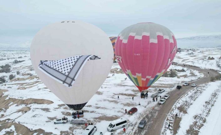 Kapadokya’da balonlar ‘barış’ için havalandı